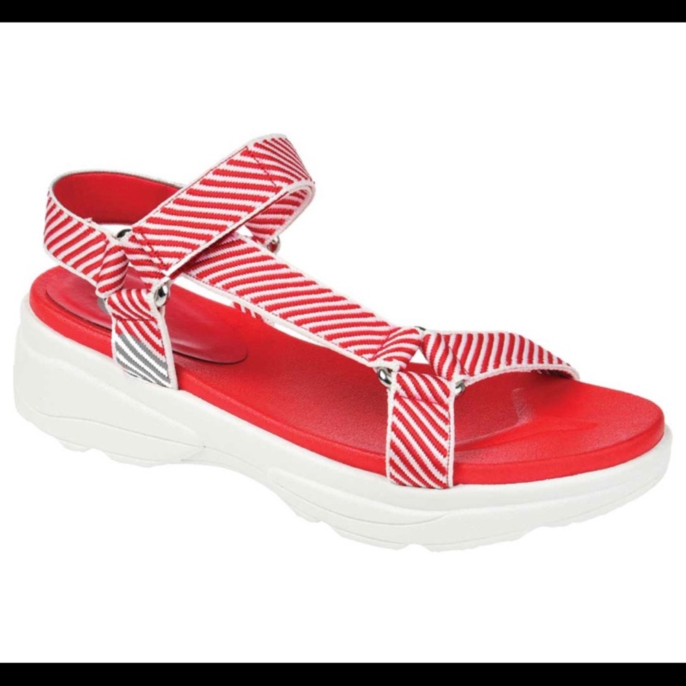 Journee Varro Wedge Sandals